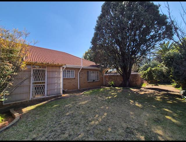 4 BEDROOM HOUSE FOR SALE IN BISHOPS BAY